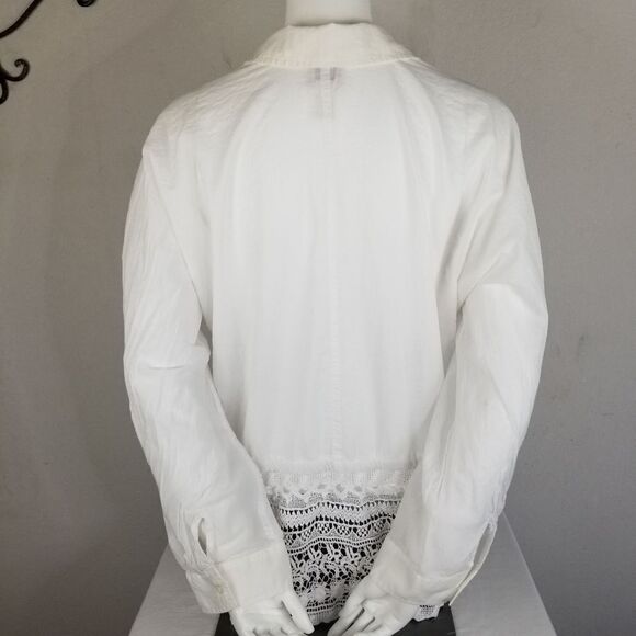 Chico's Lace Bottom Button Front‎ Collared White Blouse - Picture 3 of 11